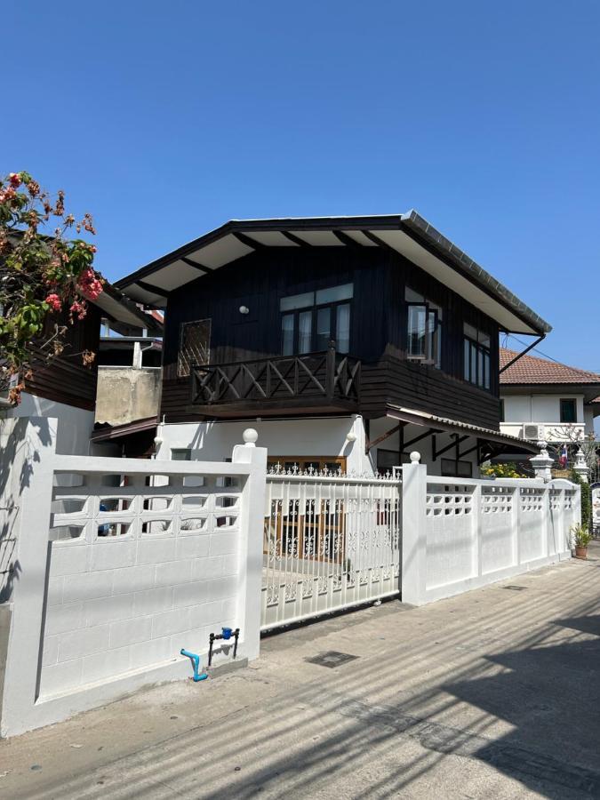 Cozy Villa In Chiangmai Old Town Чиангмай Экстерьер фото